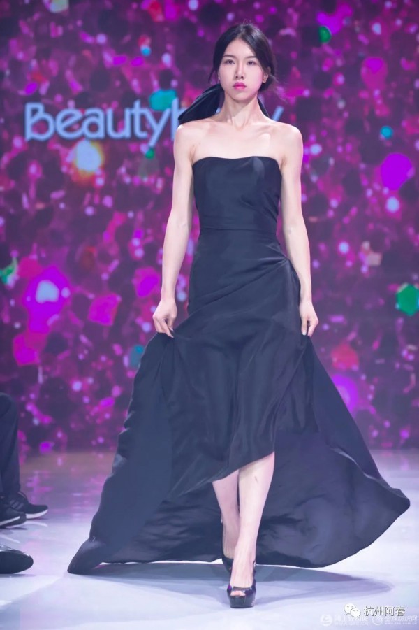 2020中国（河南）国际大学生云上时装周开show!