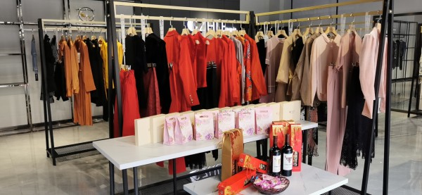 彩知丽女装安徽安庆店新店开业盛大开业!