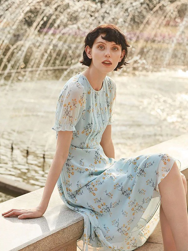 碎花连衣裙穿搭 清新感十足的连衣裙