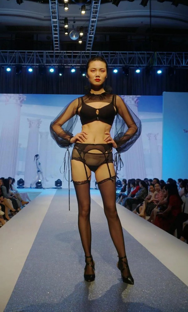 桃花季内衣2021年“燃”春夏新品发布会即将盛大开启