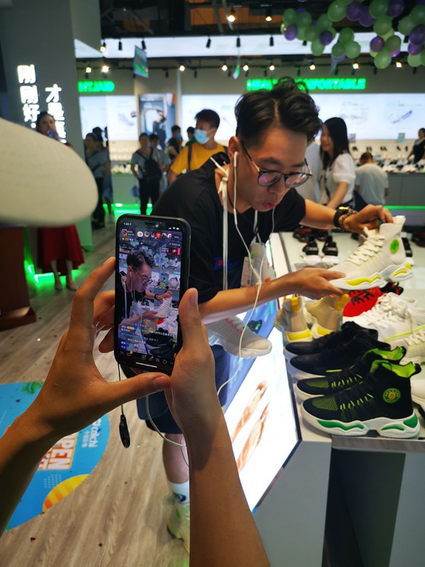 潮力全开 万众瞩目 打卡江门潮流新地标—中国彩驰