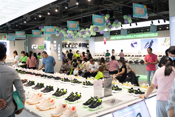 潮力全开 万众瞩目 打卡江门潮流新地标—中国彩驰