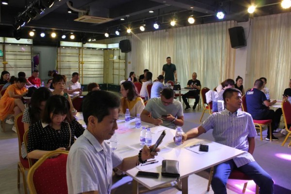 玫瑰·阿黛尔2021年春夏新品发布会圆满落幕