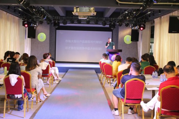 玫瑰·阿黛尔2021年春夏新品发布会圆满落幕