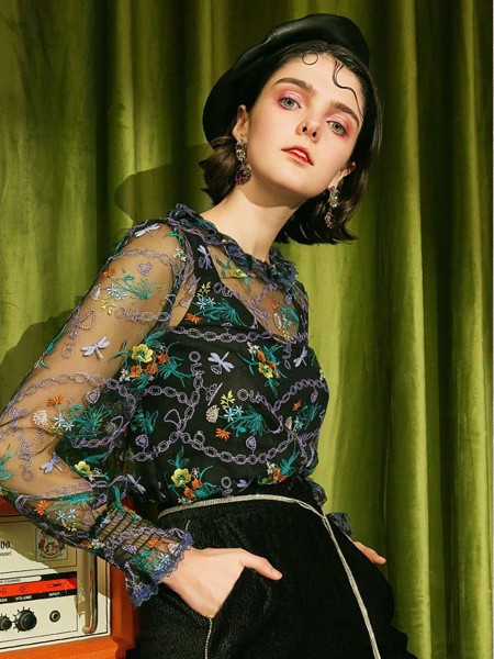 方脸适合什么样的发型?如何扬长避短展现自己的美?