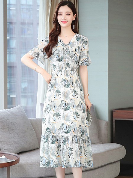 芝麻E柜夏日新品 感受碎花连衣裙的独特风情