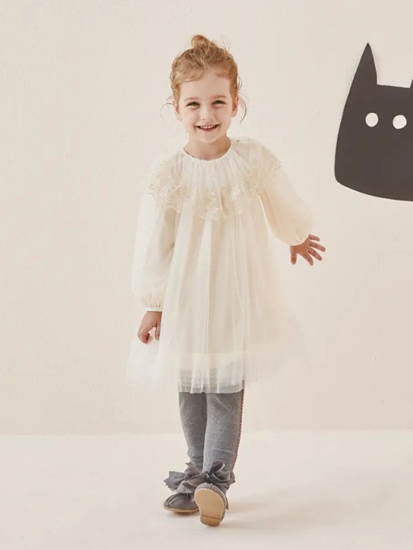 俏皮可爱穿搭来袭!秋季不要让你的女儿如此“沉闷”