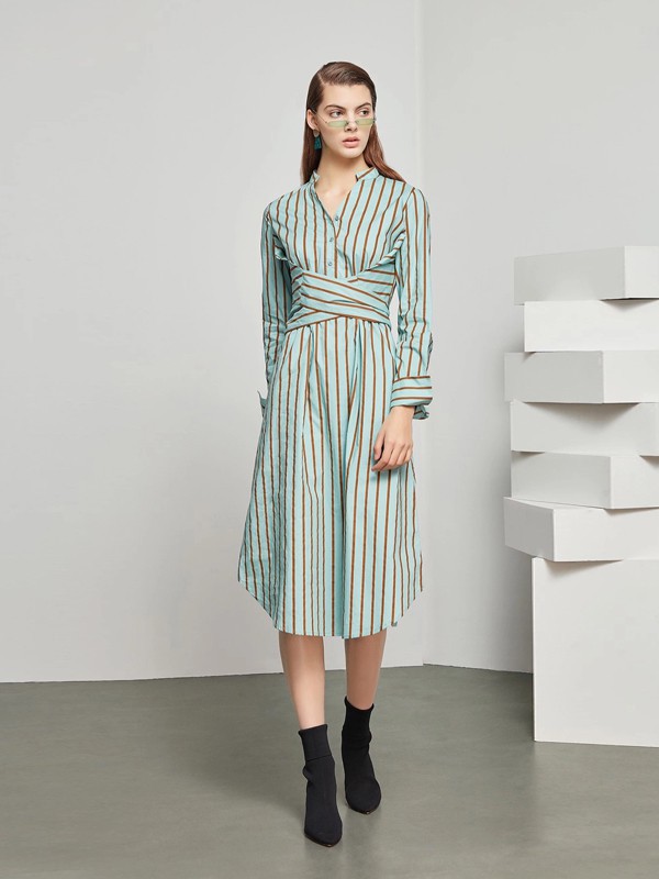 火了半个世纪的条纹元素 今年秋季依然很潮