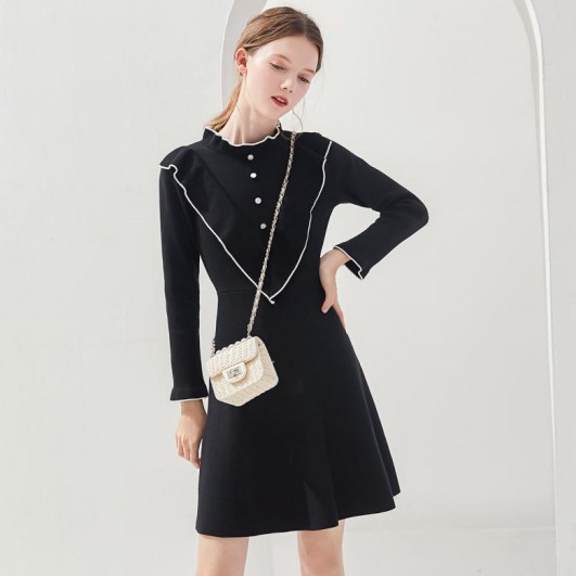 在戈蔓婷品牌女装海洋中徜徉 挑选自己最喜欢的服装!