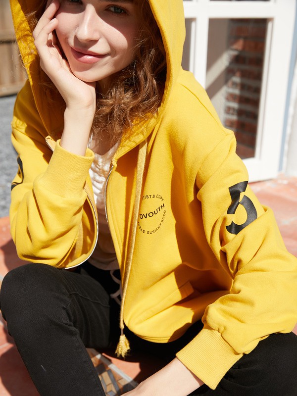 又甜又飒的早秋外套  天使韩城传递潮流