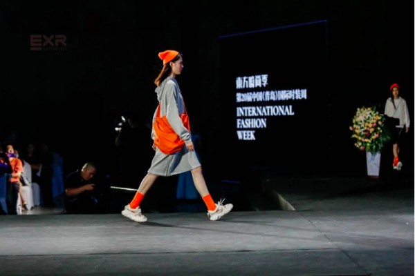 20年,正青春!中国（青岛）国际时装周绚丽开幕