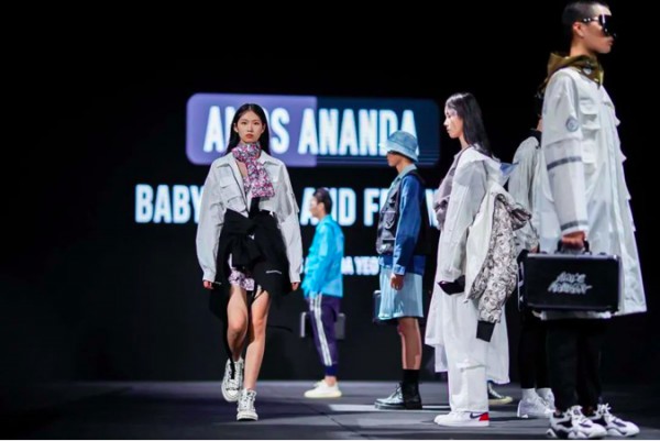 20年,正青春!中国（青岛）国际时装周绚丽开幕