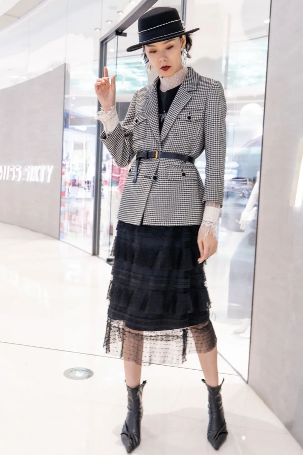 秋季职场穿搭超省心 MIXTIE美诗缇4件单品全搞定