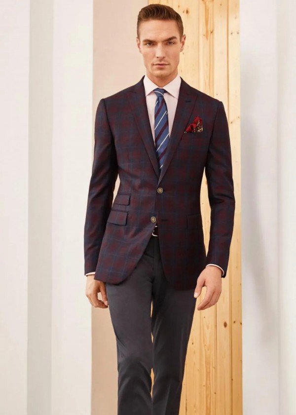 富绅V定制丨单西好看又不呆板 可裤子要怎么搭配呢?