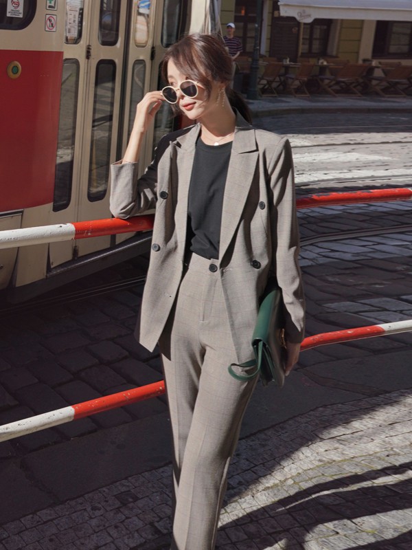 选择合适的创业品牌 MKIOA女装期待你的加入