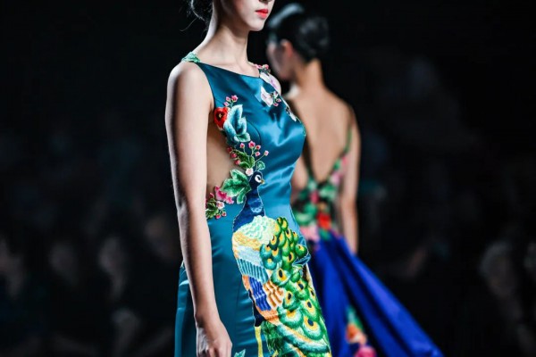 时尚广州,投资白云“非遗新造”开启2020广东时装周秋季序幕