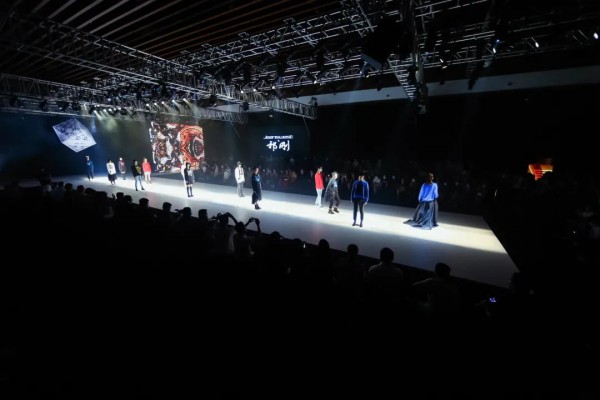 挖掘时尚新锐力量——第29届中国真维斯杯-云上T恤创意赛圆满收官