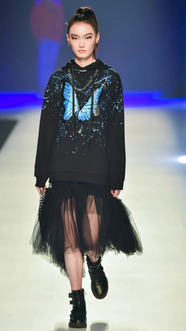 挖掘时尚新锐力量——第29届中国真维斯杯-云上T恤创意赛圆满收官