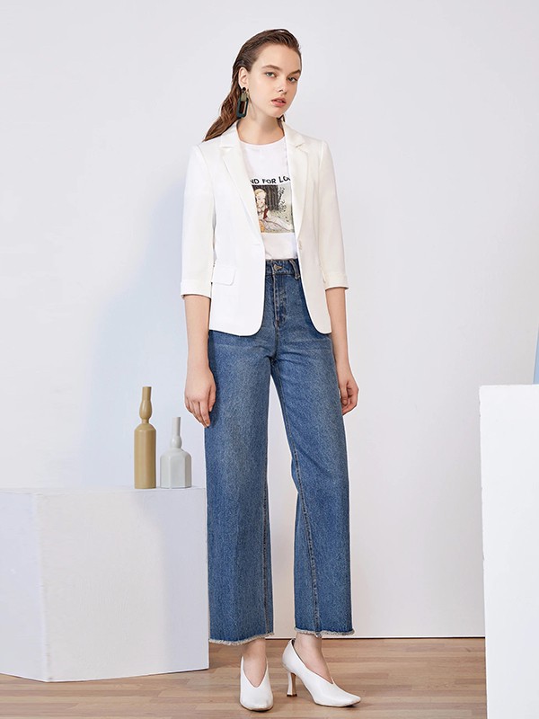 紧跟时尚潮流 藏九女装更受消费者欢迎