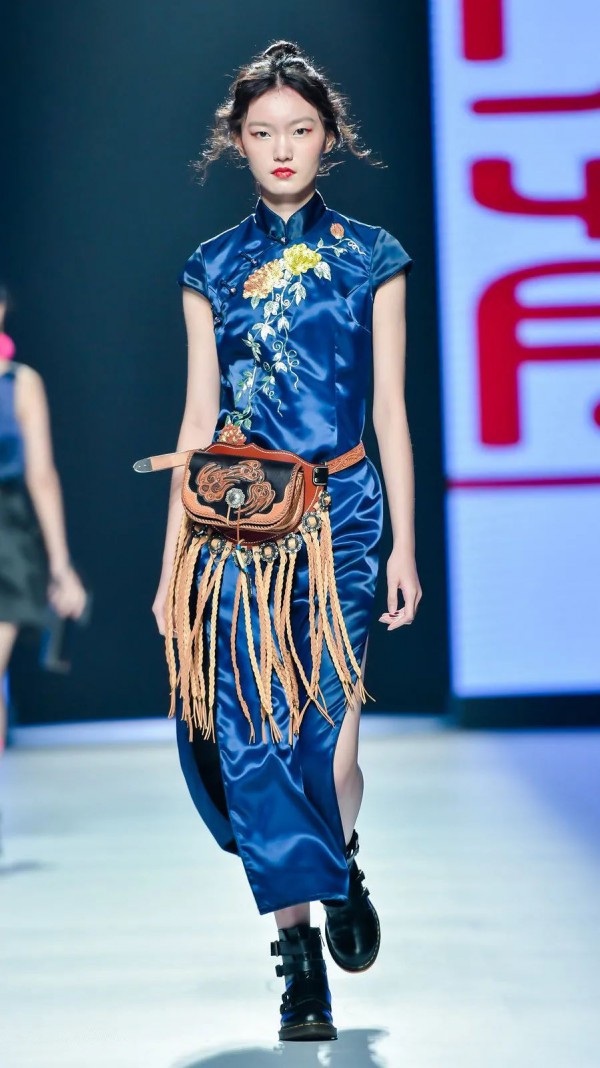 小茹裙褂携非遗+时尚登陆2020广东时装周-秋季
