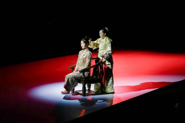 小茹裙褂携非遗+时尚登陆2020广东时装周-秋季