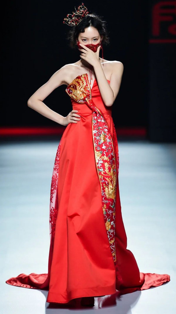 小茹裙褂携非遗+时尚登陆2020广东时装周-秋季