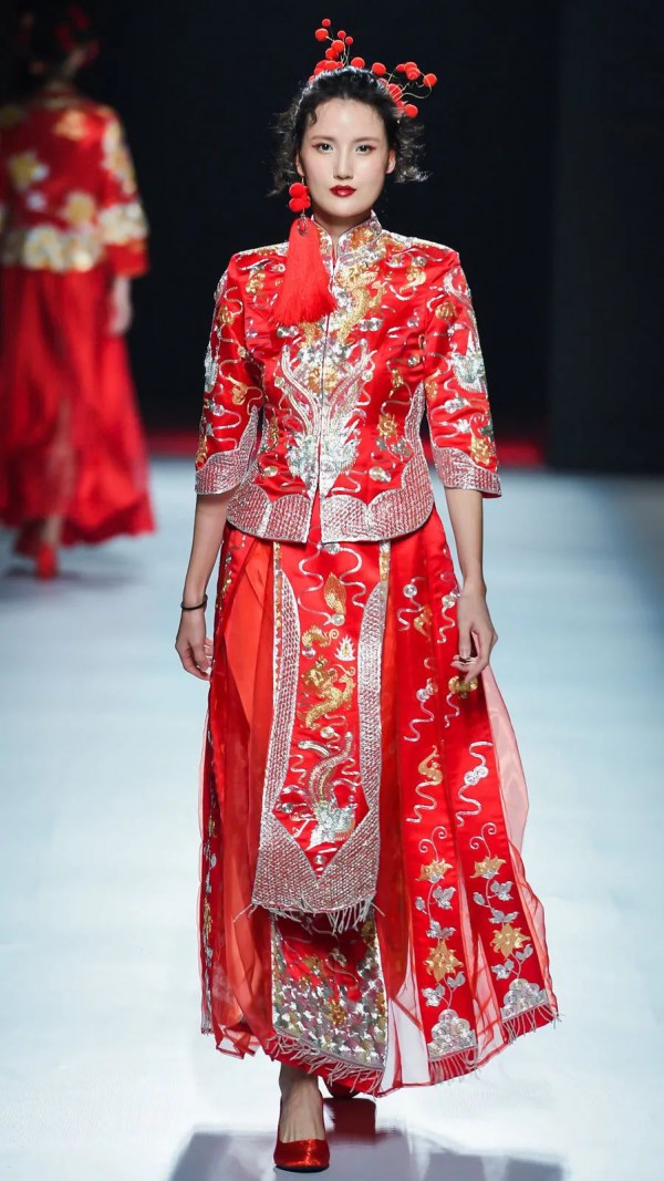 小茹裙褂携非遗+时尚登陆2020广东时装周-秋季