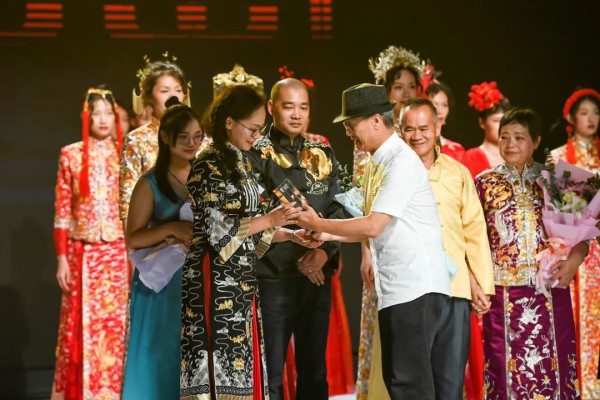 小茹裙褂携非遗+时尚登陆2020广东时装周-秋季