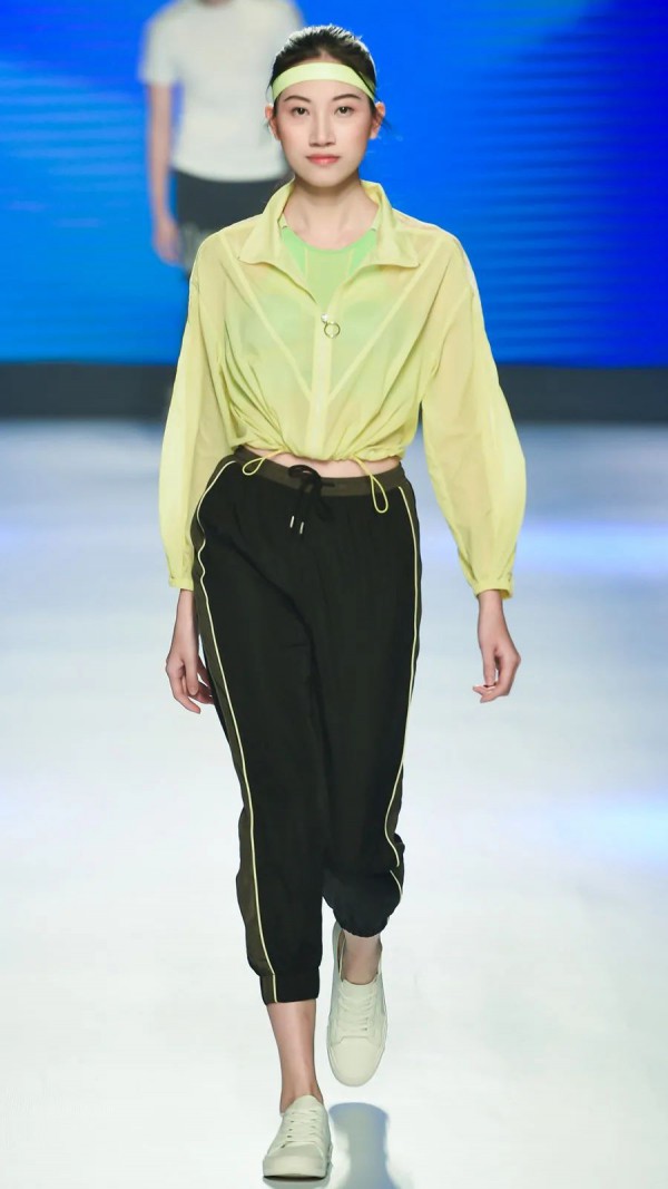 希尼汤米HINITOMY:请注意,机能运动正发起时髦进击