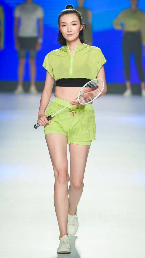 希尼汤米HINITOMY:请注意,机能运动正发起时髦进击