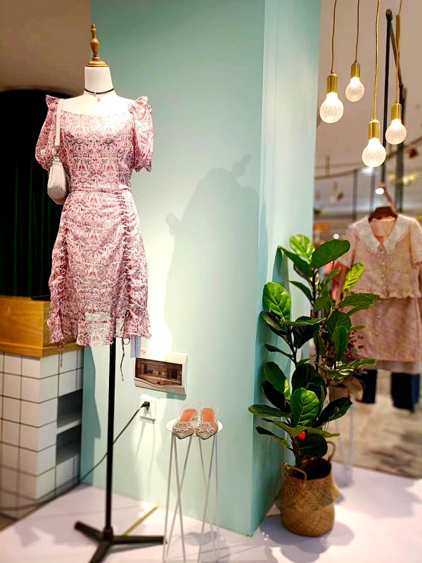 样儿女装和爱依服 是如何成为国内著名服装连锁店的?