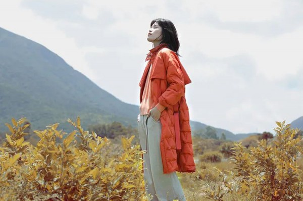 橙色衣服怎么搭配好看 秋天橙色系美到藏不住了