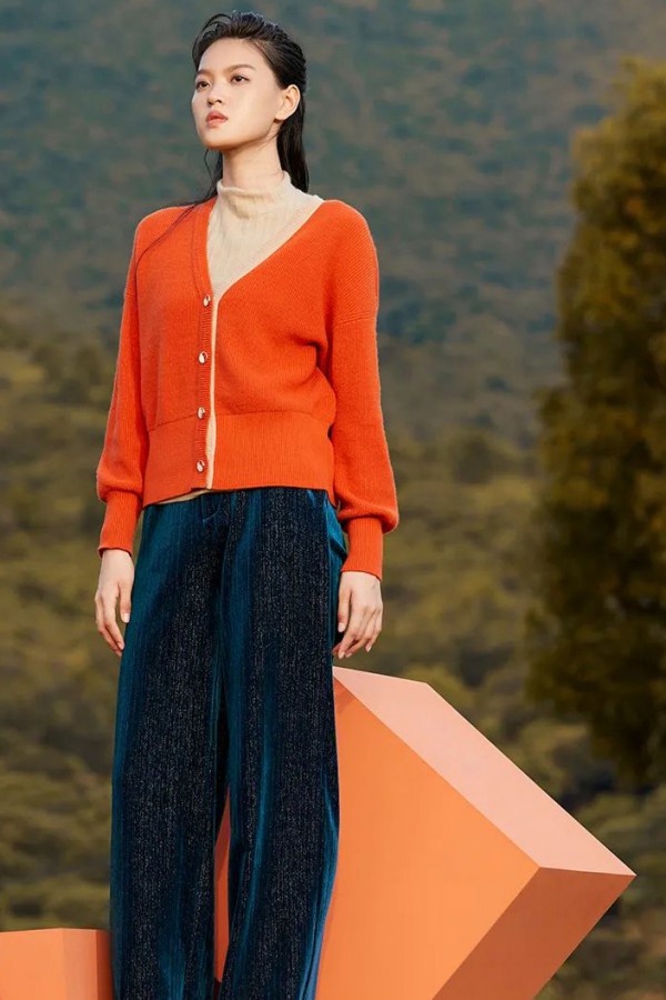 橙色衣服怎么搭配好看 秋天橙色系美到藏不住了