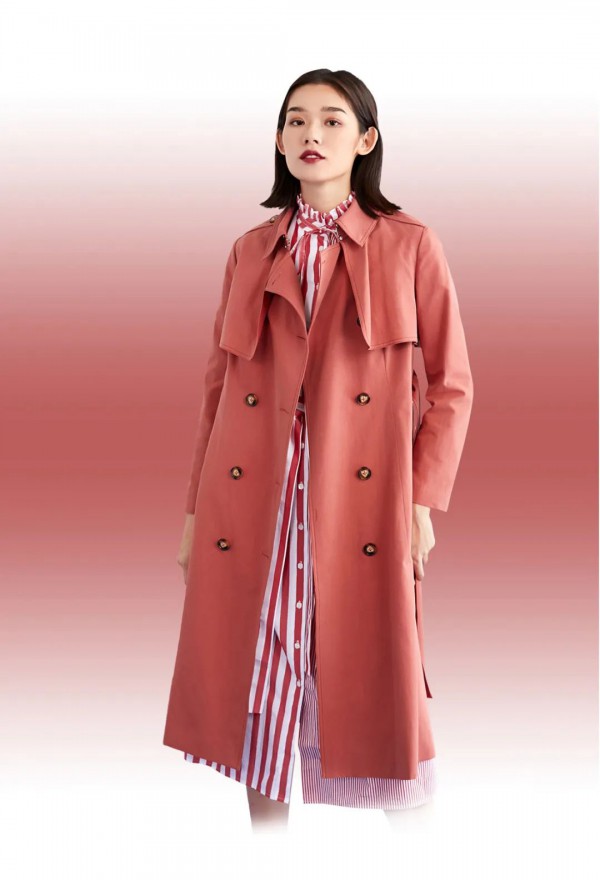 橙红色衣服怎么搭配 橙红色衣服会显黑吗