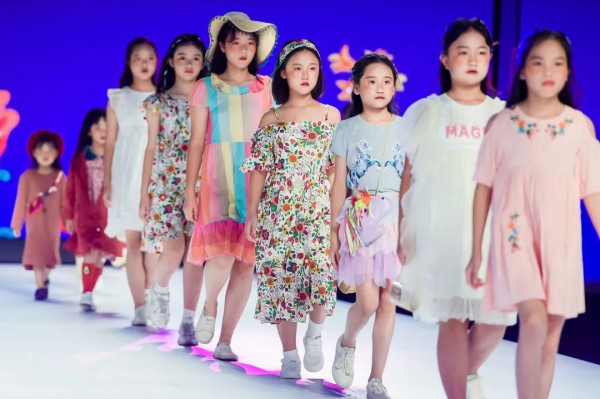 新丝路X巴巴小镇&希及·万物白品牌专场发布会完满结束