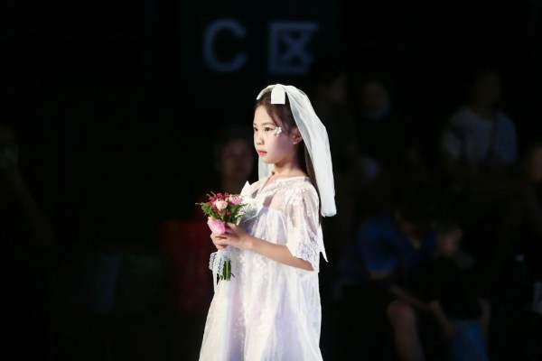 新丝路X巴巴小镇&希及·万物白品牌专场发布会完满结束