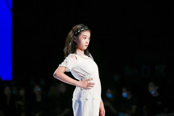 新丝路X巴巴小镇&希及·万物白品牌专场发布会完满结束