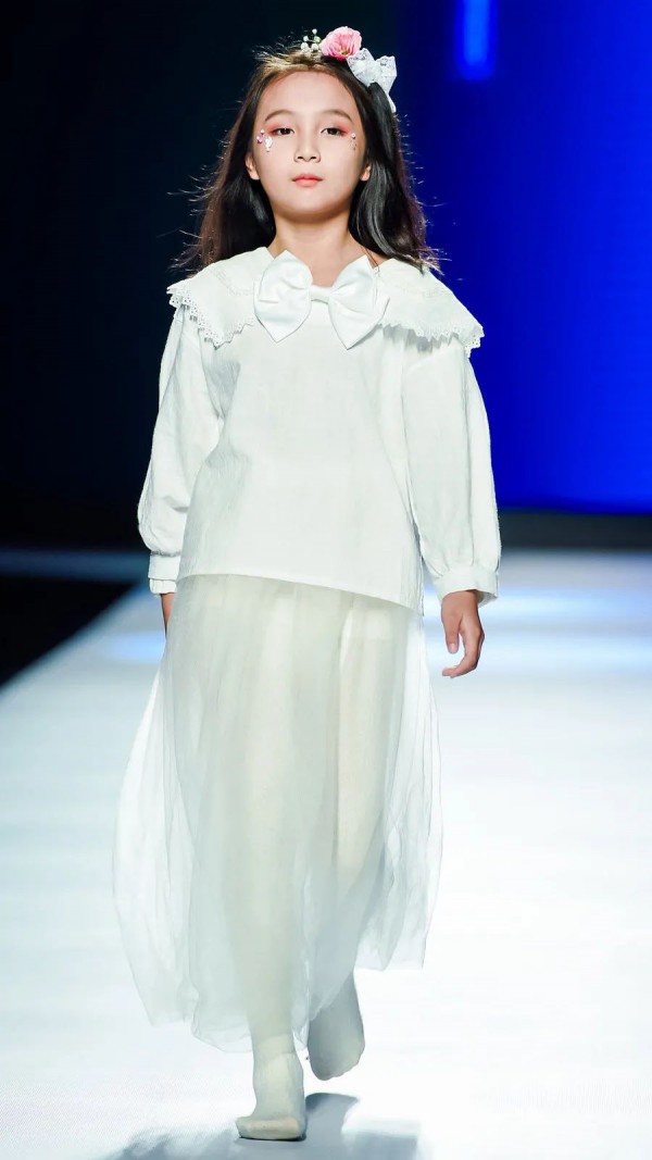 新丝路X巴巴小镇&希及·万物白品牌专场发布会完满结束