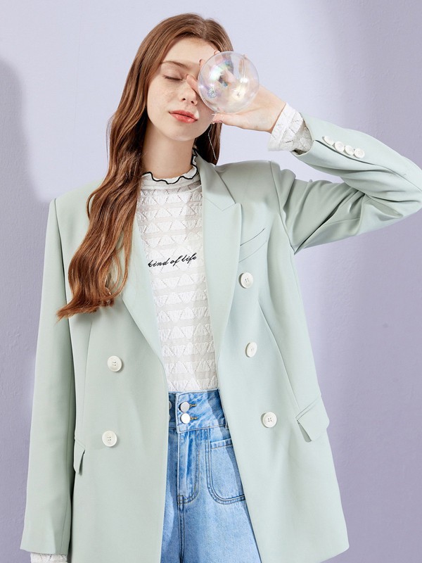 秋日如约而至 和戈蔓婷一起进入时尚的国度