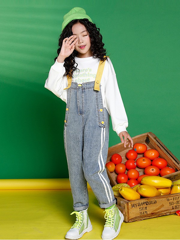 永不过时的背带裤穿搭 即使是春秋也可以穿