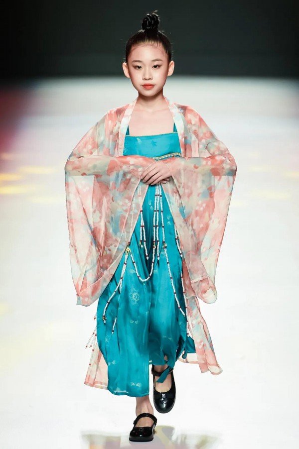 群英荟萃,十二高定品牌合力推动时尚 2020广东时装周-秋季