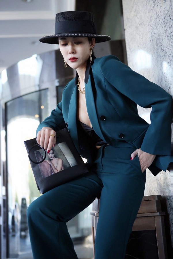 国内超级火的女装供应链爆品选集平台!