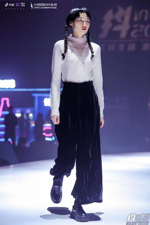 “潮流中国”秀场直击 BAN XIAOXUE 2021春夏系列回归生活本身