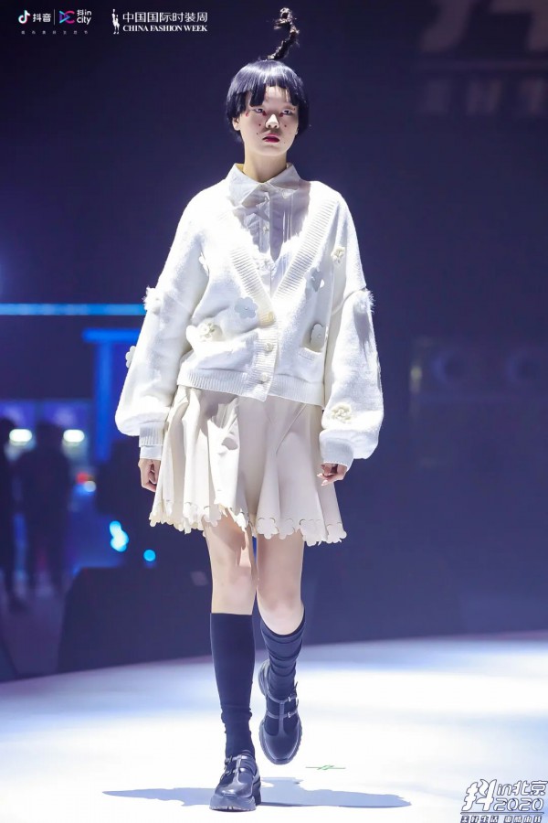 “潮流中国”秀场直击 BAN XIAOXUE 2021春夏系列回归生活本身