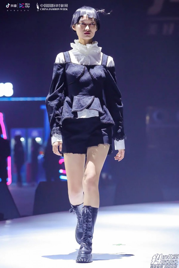 “潮流中国”秀场直击 BAN XIAOXUE 2021春夏系列回归生活本身