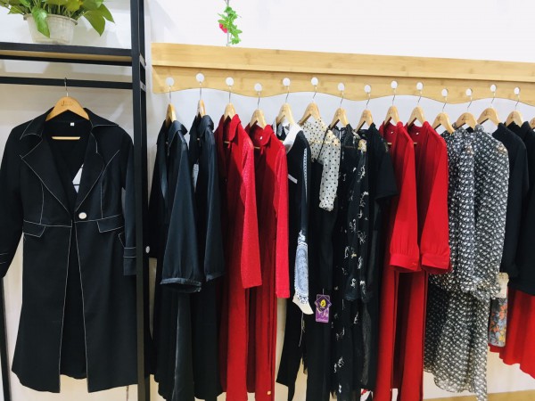 金蝶茜妮新店盛大开业!感谢汤小姐的信任与支持!