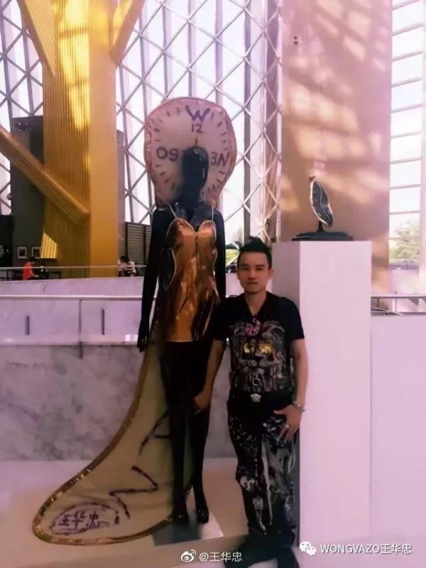 ​深圳晚报专访:深圳十佳时装设计师王华忠WONGVAZO