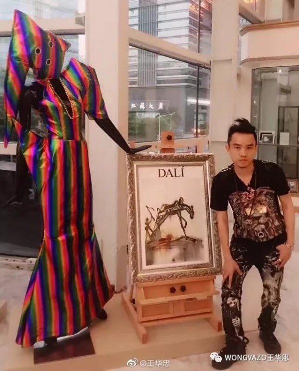 ​深圳晚报专访:深圳十佳时装设计师王华忠WONGVAZO