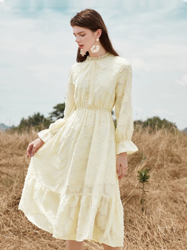 秋季优雅穿搭 你的优雅蓝色倾情演绎