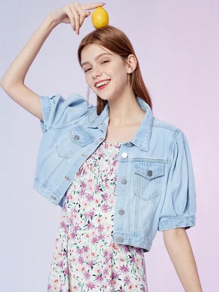 如何玩转牛仔外套?早秋时尚戈蔓婷说了算!